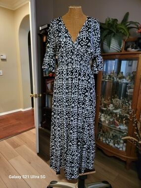 Women’s Black & White Midi Dress - Classic Pattern